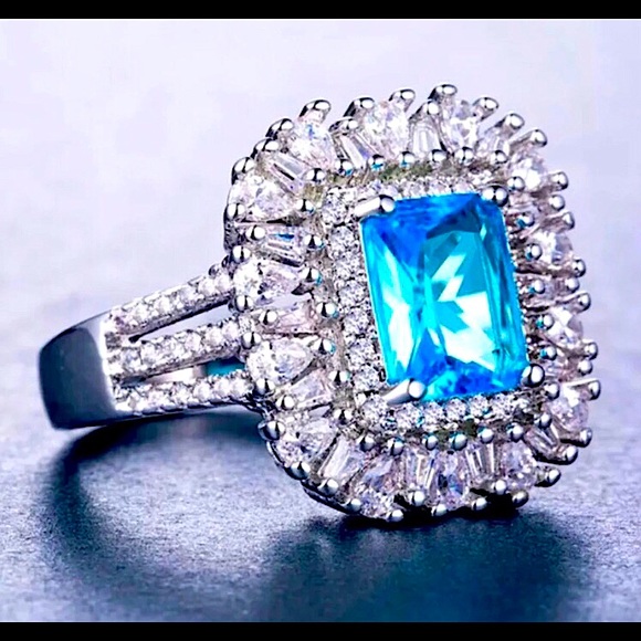 New!! S925 Silver Aquamarine Emerald Cut  Ring! - Picture 3 of 6